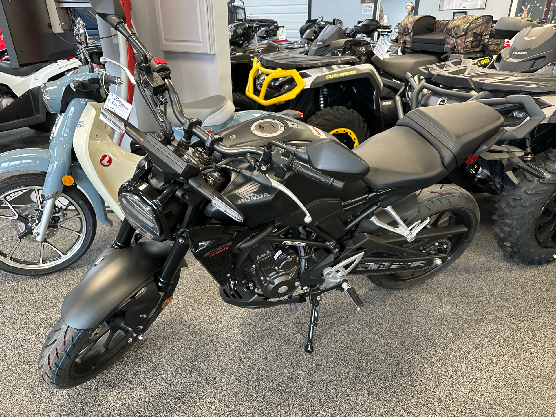 2024 Honda CB300R ABS in Honesdale, Pennsylvania - Photo 2