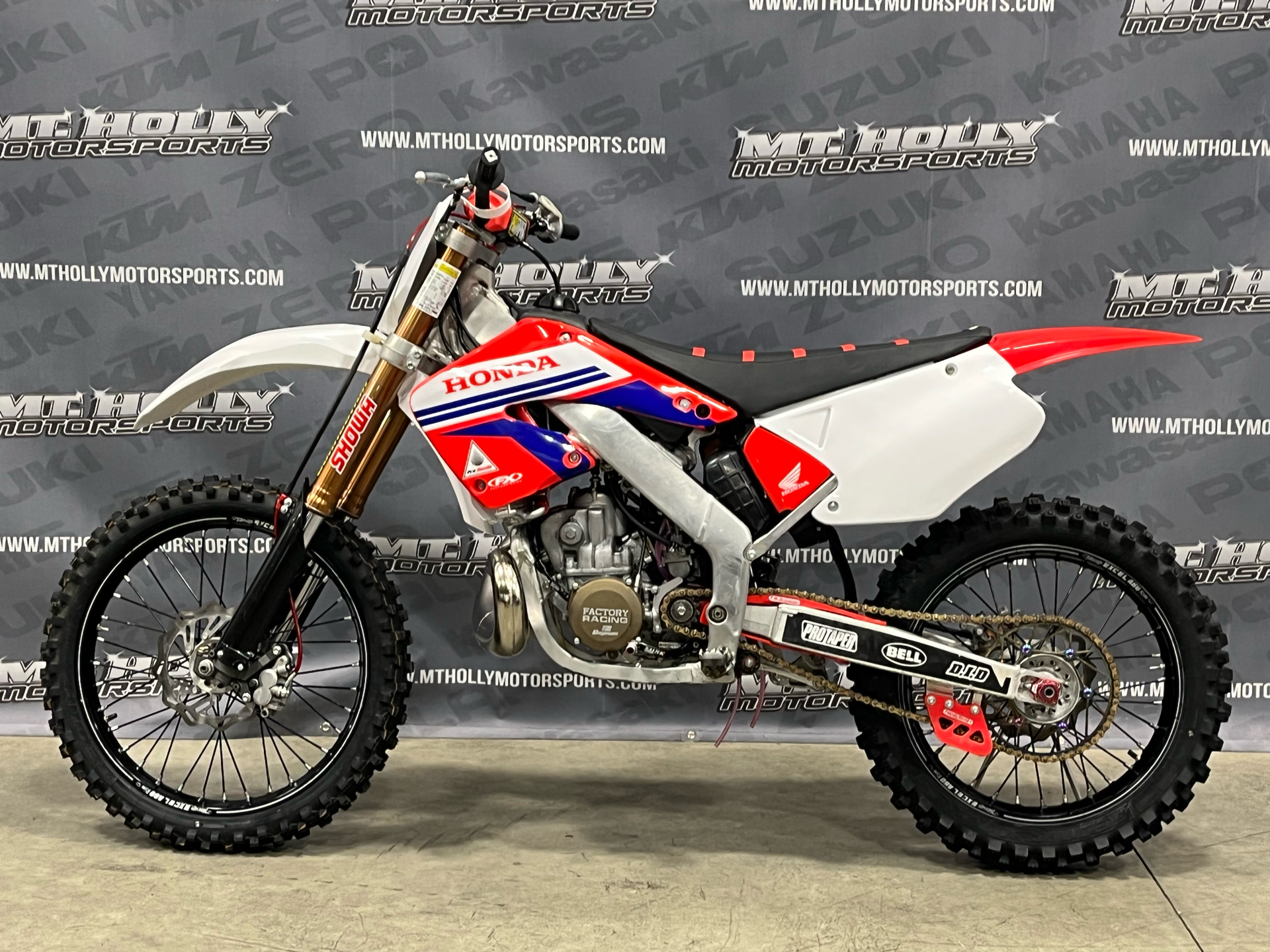 2001 Honda CR250R in Vincentown, New Jersey - Photo 2