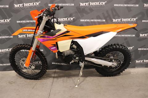 2024 KTM 500 XW-F in Vincentown, New Jersey - Photo 5
