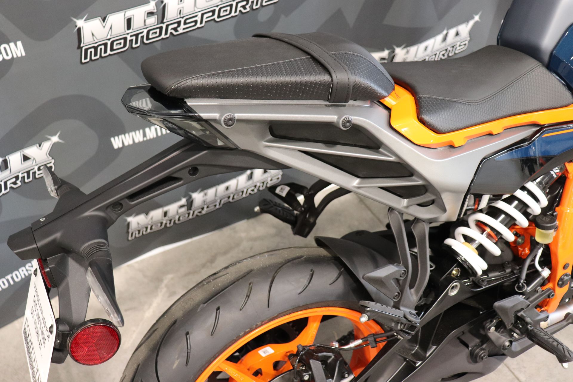 2024 KTM 390 Duke in Vincentown, New Jersey - Photo 3