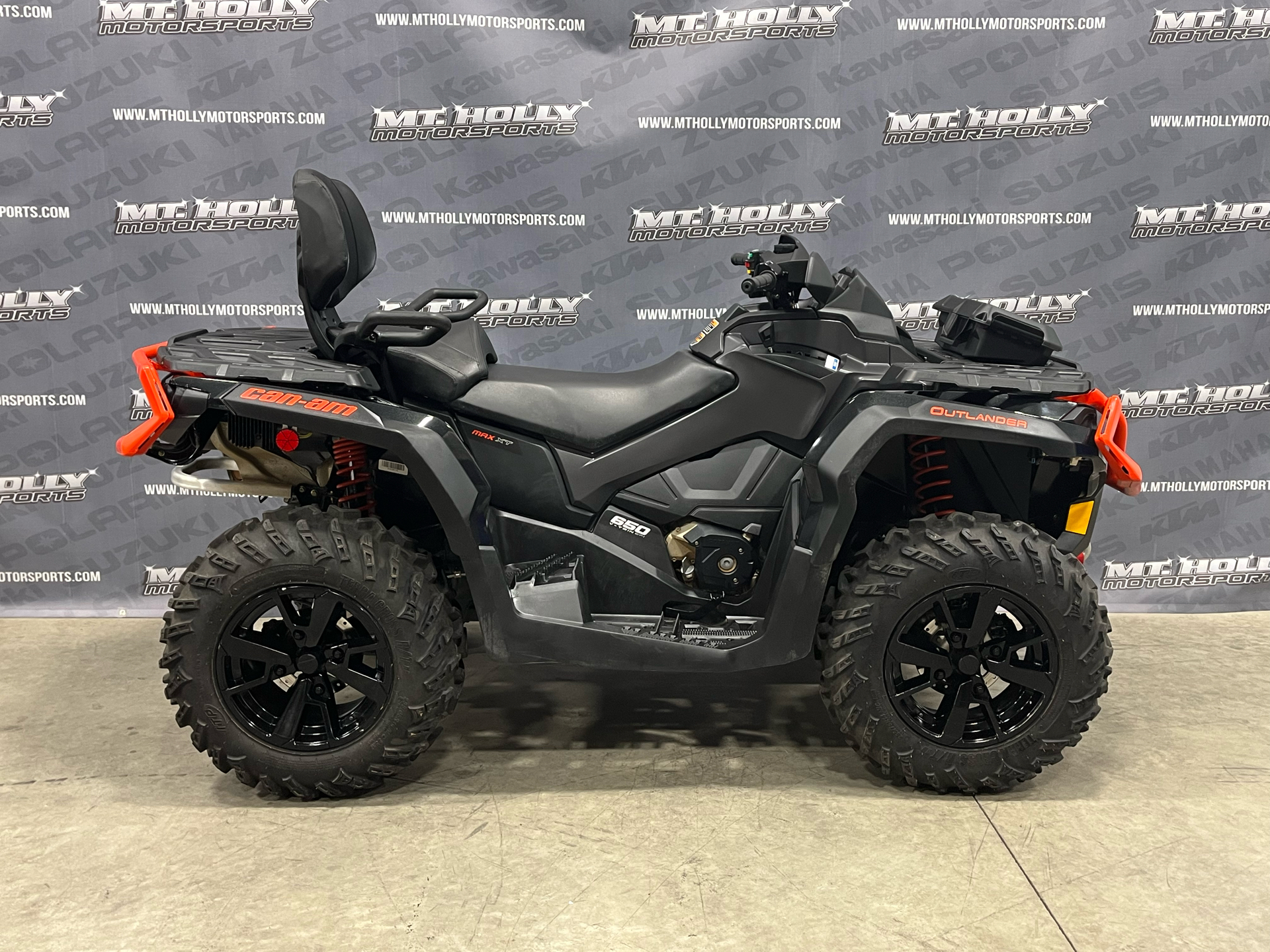 2020 Can-Am Outlander MAX XT 650 in Vincentown, New Jersey - Photo 1