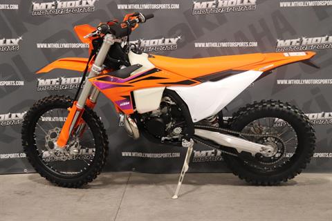 2024 KTM 250 XC-W in Vincentown, New Jersey - Photo 2