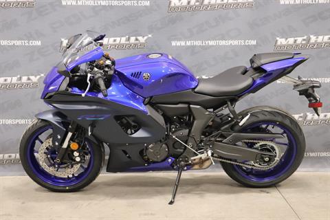 2023 Yamaha YZF-R7 in Vincentown, New Jersey - Photo 2