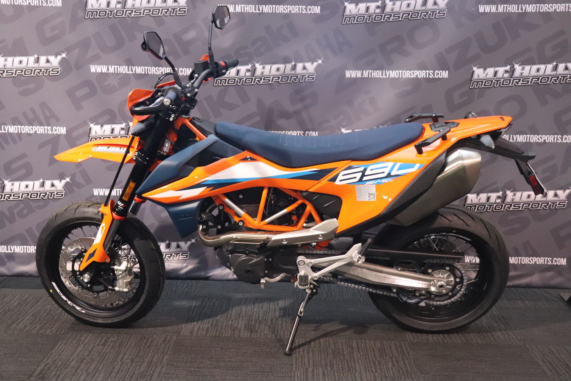 2023 KTM 690 SMC-R in Vincentown, New Jersey - Photo 3