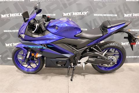 2024 Yamaha YZF-R3 in Vincentown, New Jersey - Photo 5