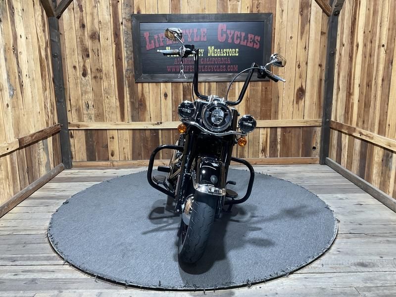 2019 Harley-Davidson Heritage Classic 114 in Anaheim, California - Photo 5