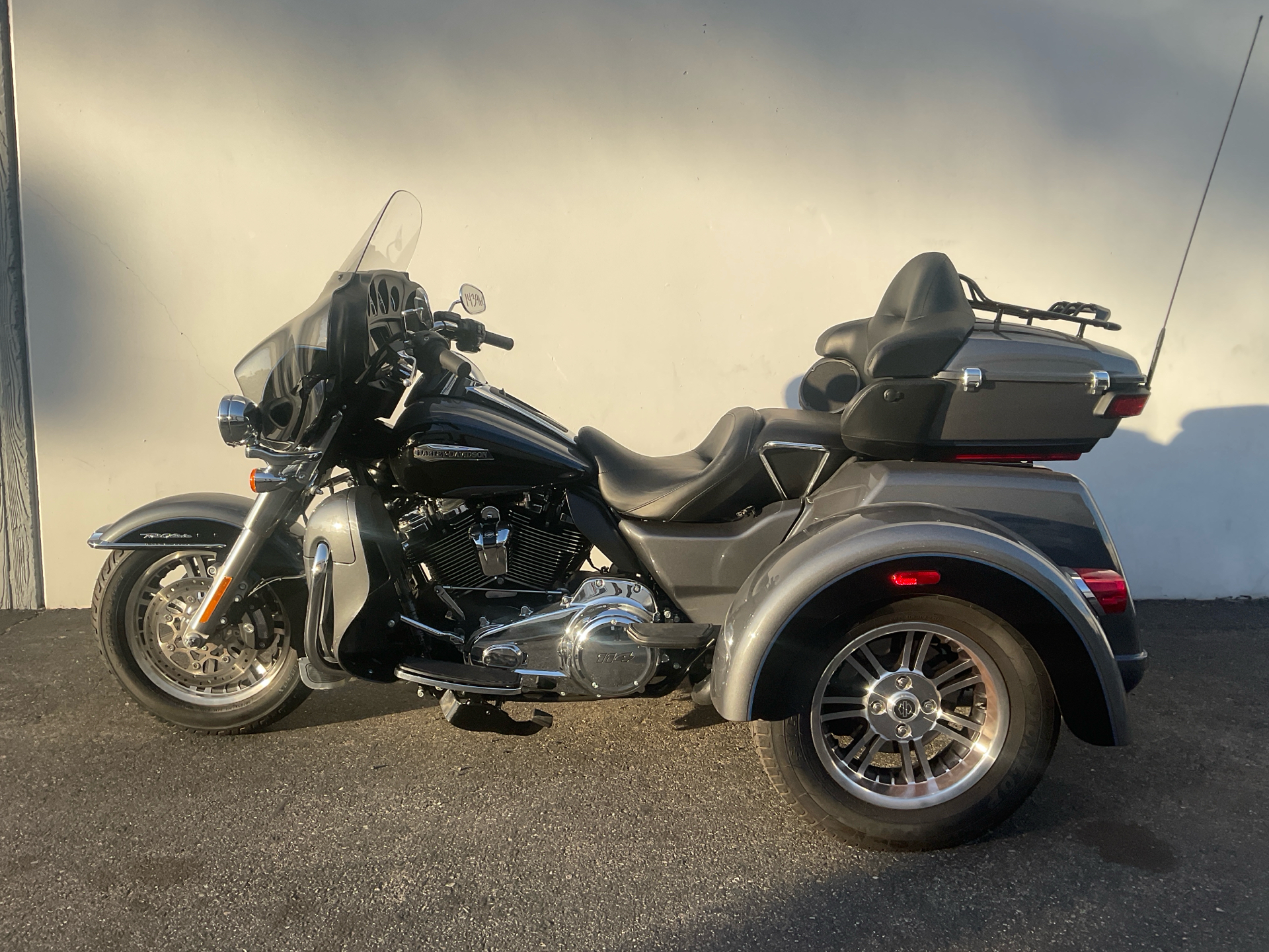 2021 Harley-Davidson Tri Glide® Ultra in Anaheim, California - Photo 2