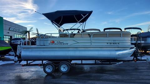 2016 Sun Tracker Party Barge 22 DLX in Spearfish, South Dakota - Photo 2