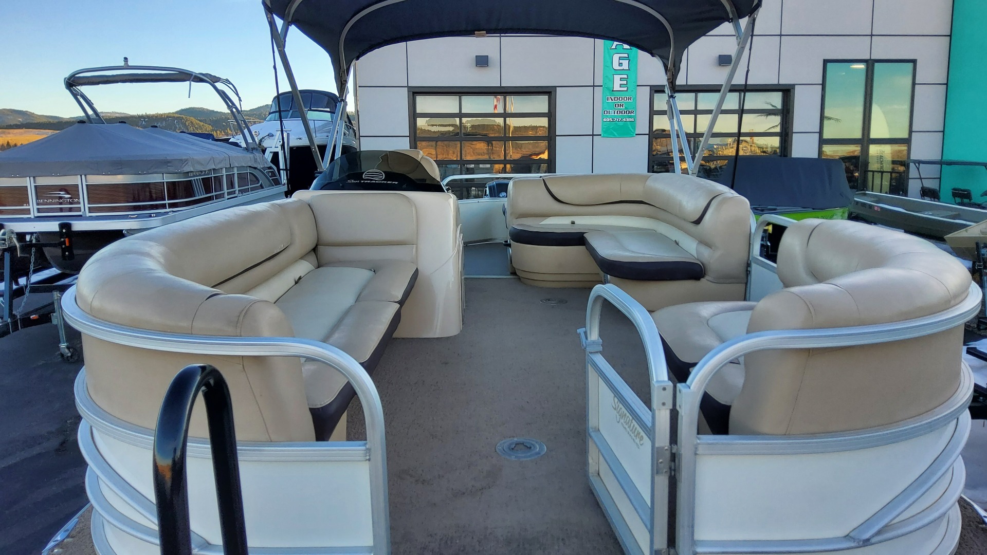 2016 Sun Tracker Party Barge 22 DLX in Spearfish, South Dakota - Photo 5