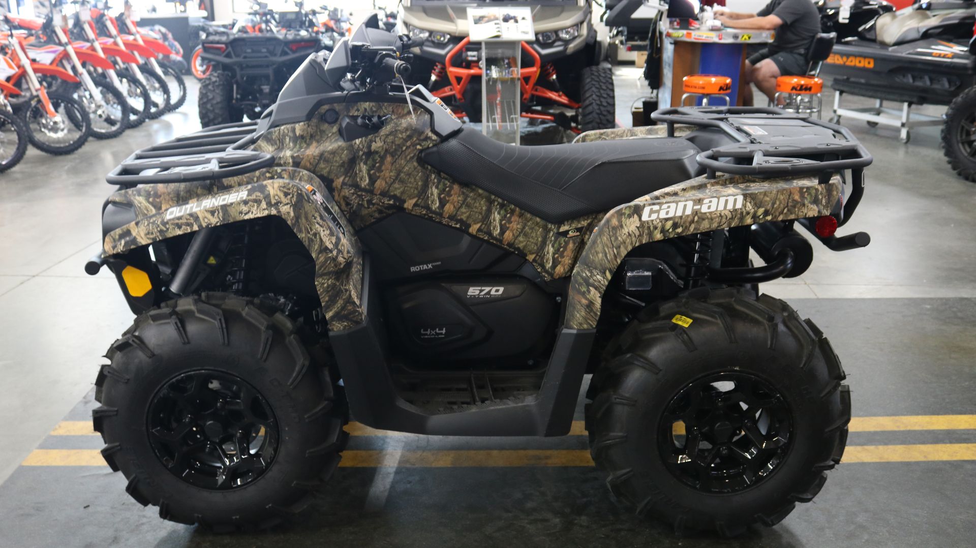 2023 Can-Am Outlander Hunting Edition 570 in Grimes, Iowa - Photo 5