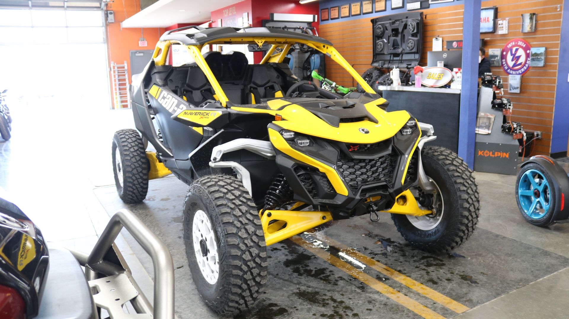 2024 Can-Am Maverick R X RS with Smart-Shox 999T DCT in Grimes, Iowa - Photo 3
