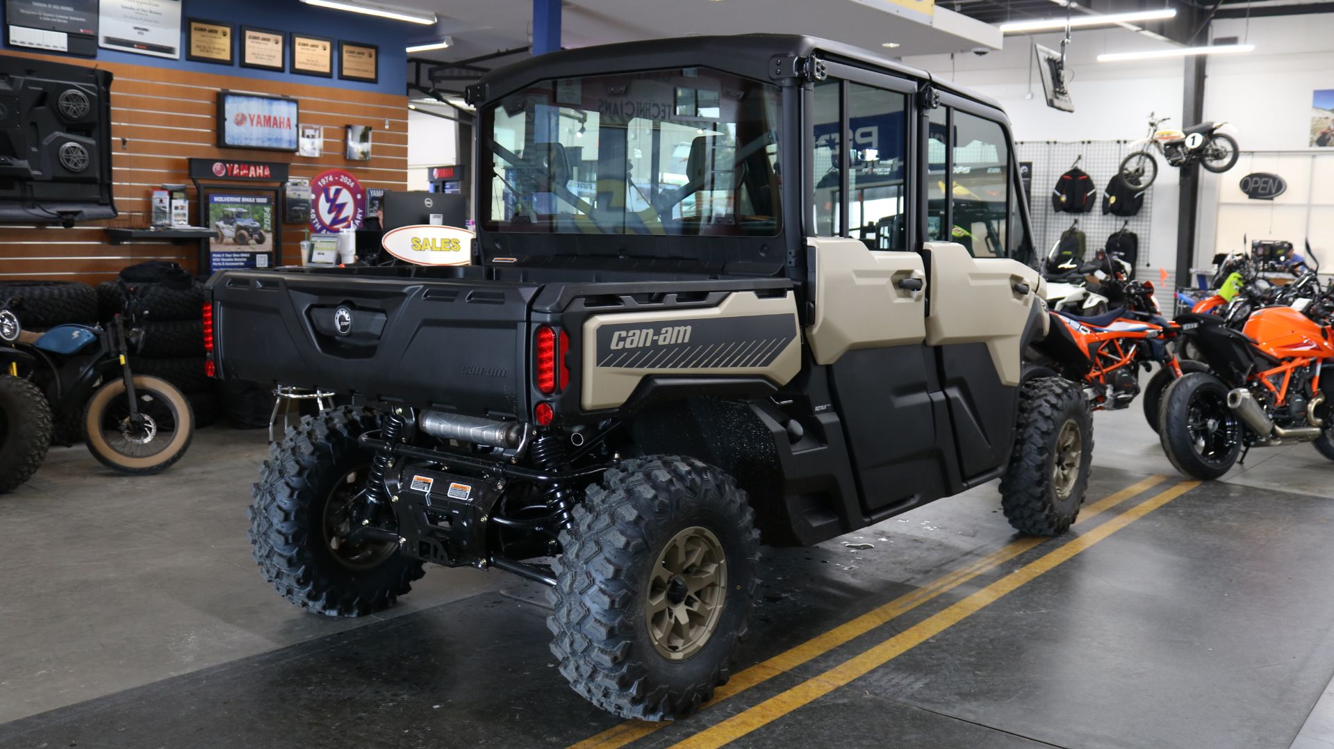 2024 Can-Am Defender MAX Limited in Grimes, Iowa - Photo 12