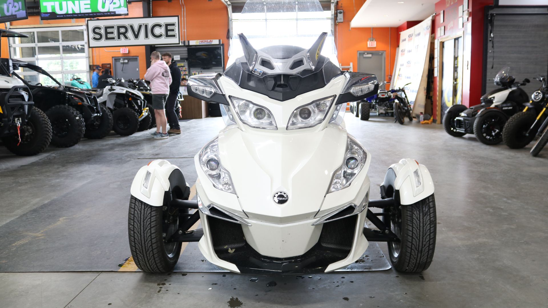 2014 Can-Am Spyder® RT-S SE6 in Grimes, Iowa - Photo 4