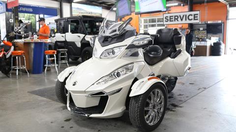 2014 Can-Am Spyder® RT-S SE6 in Grimes, Iowa - Photo 5