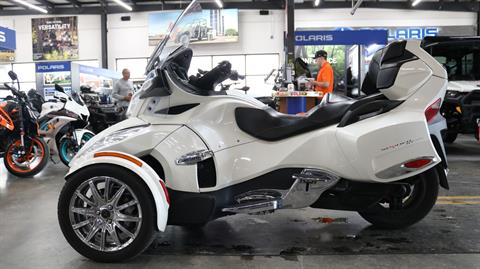 2014 Can-Am Spyder® RT-S SE6 in Grimes, Iowa - Photo 6