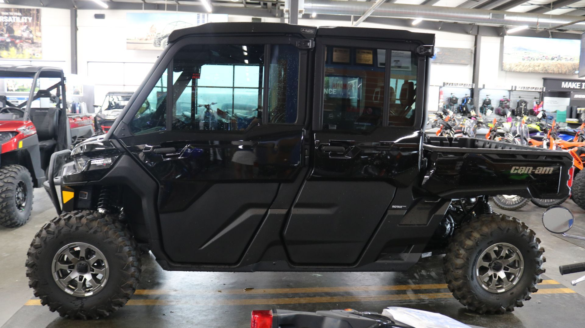 2024 Can-Am Defender MAX Lone Star CAB in Grimes, Iowa - Photo 5