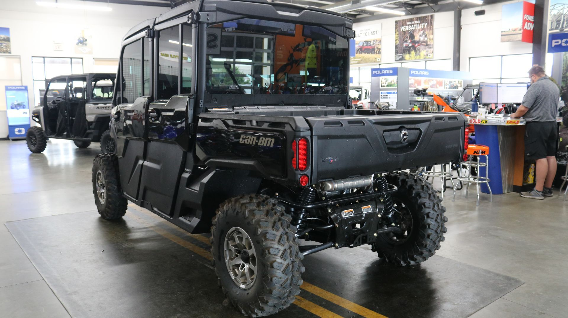 2024 Can-Am Defender MAX Lone Star CAB in Grimes, Iowa - Photo 8