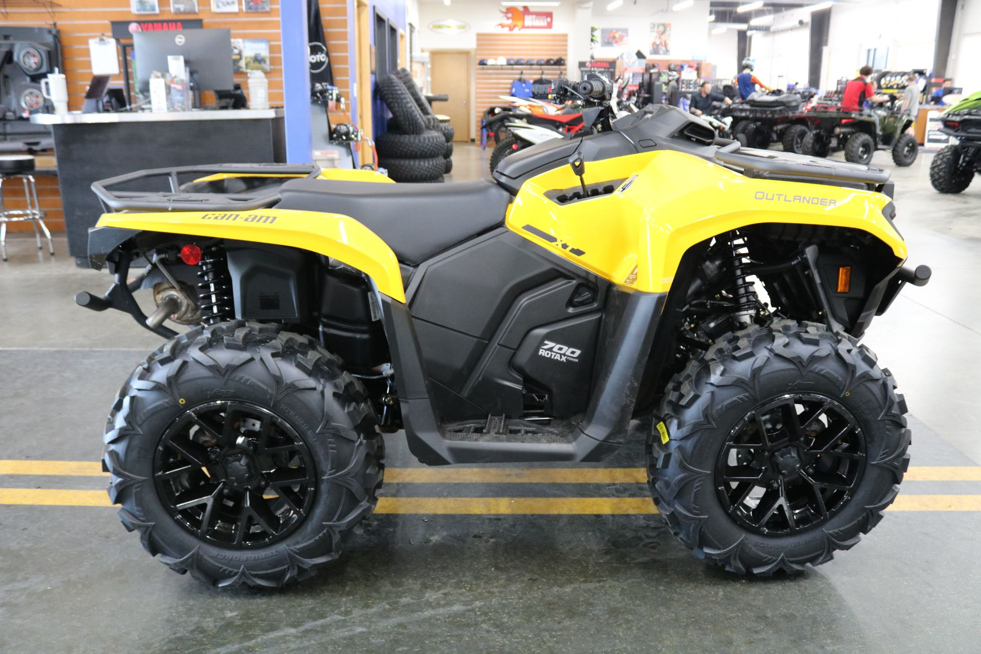 2024 Can-Am Outlander XT 700 in Grimes, Iowa - Photo 1