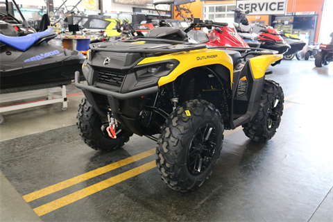 2024 Can-Am Outlander XT 700 in Grimes, Iowa - Photo 4