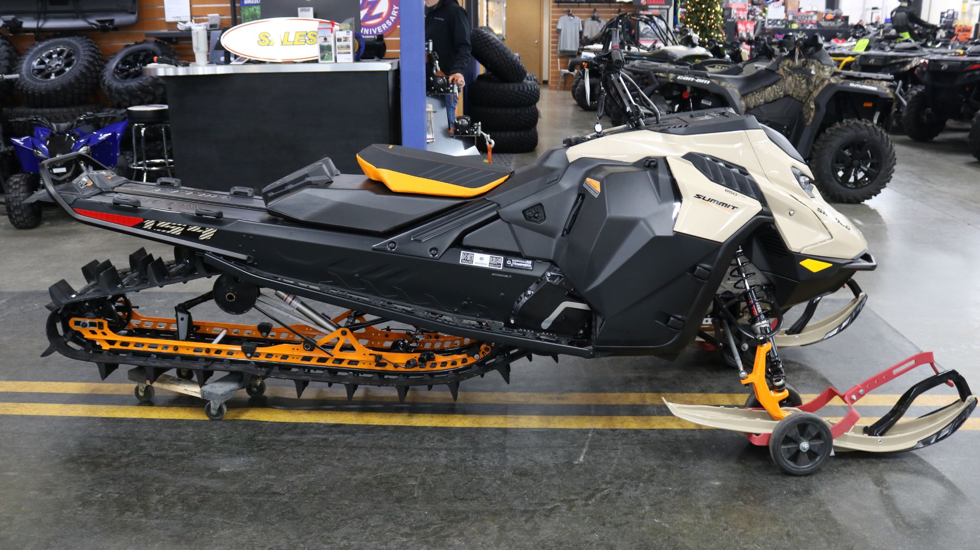 2024 Ski-Doo Summit Adrenaline with Edge Package 154 850 E-TEC SHOT PowderMax X-Light 3.0 w/ FlexEdge in Grimes, Iowa - Photo 1