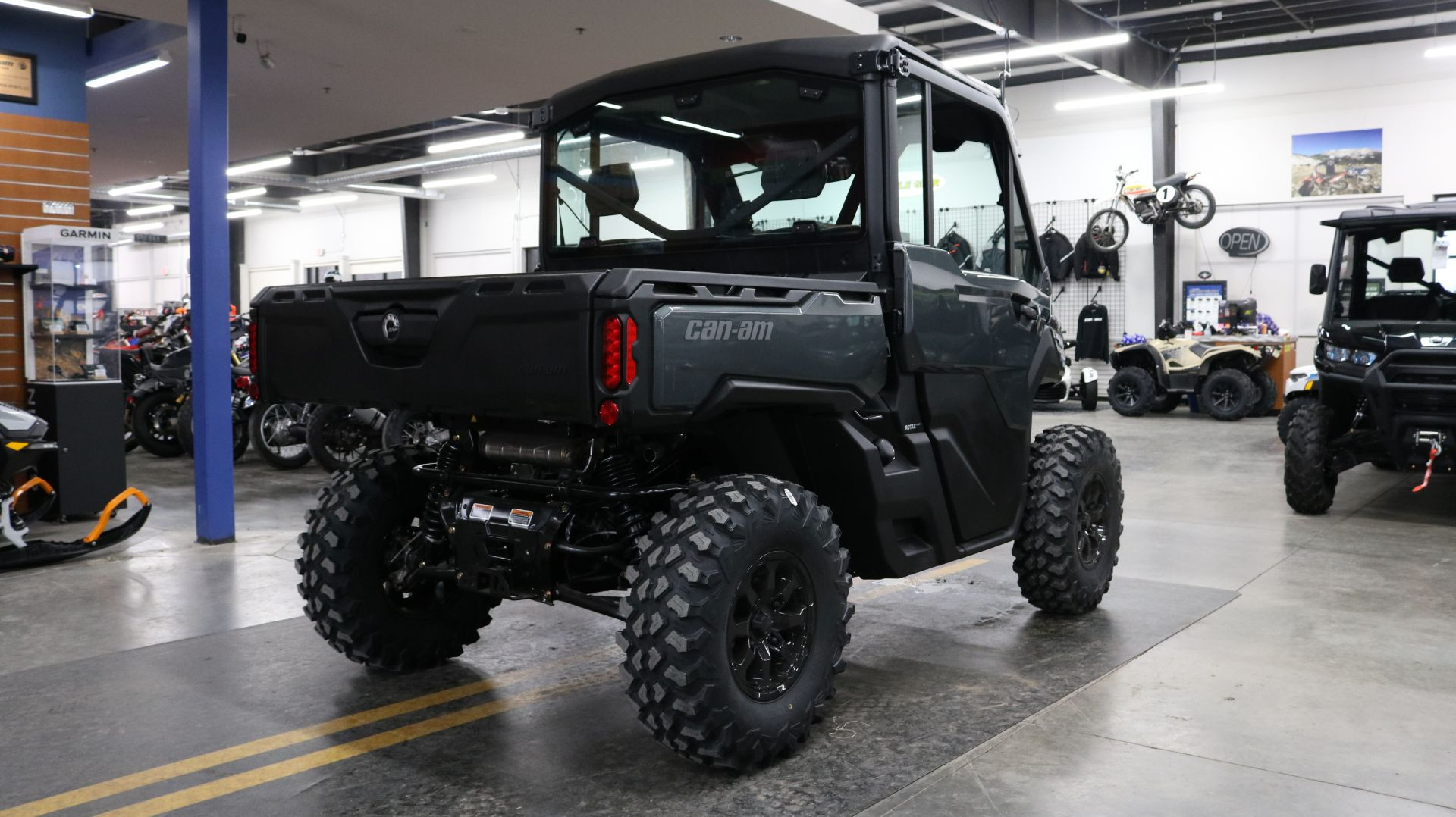 2024 Can-Am Defender Limited in Grimes, Iowa - Photo 3