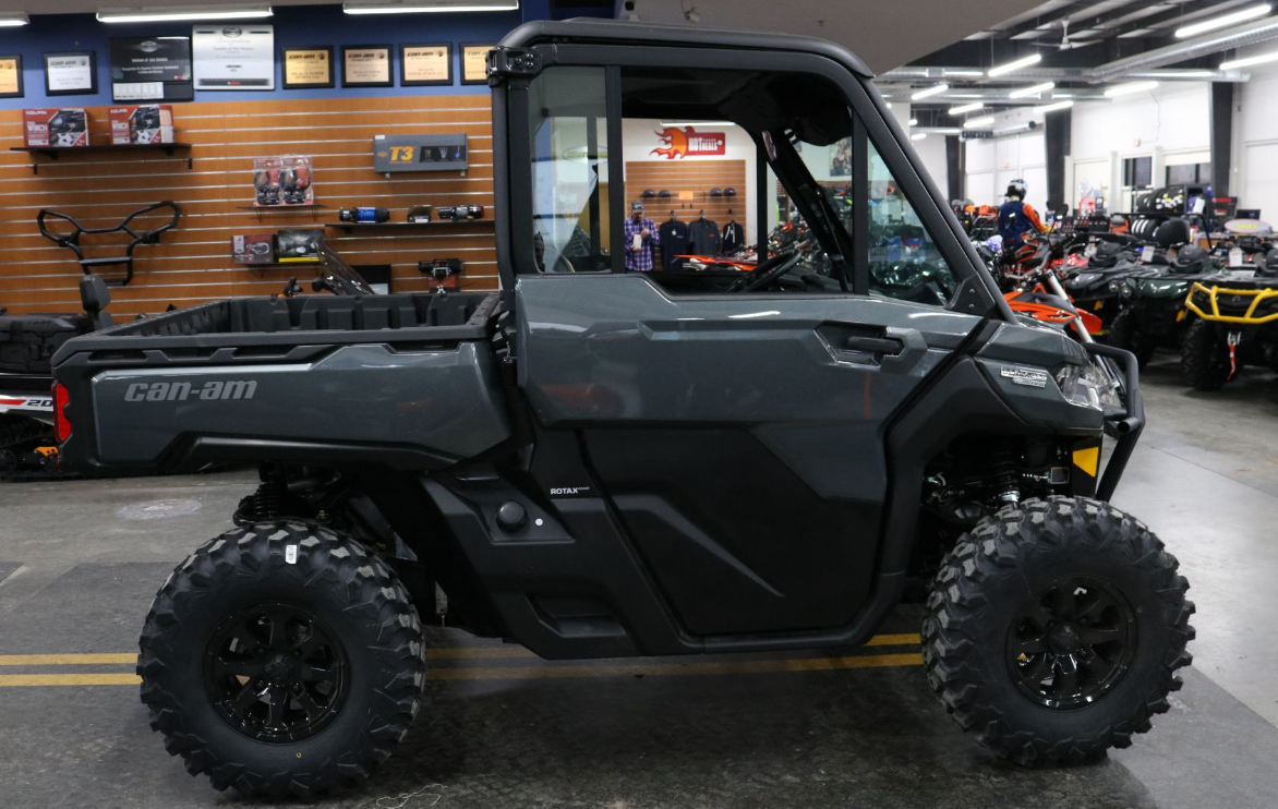 2024 Can-Am Defender Limited in Grimes, Iowa - Photo 1