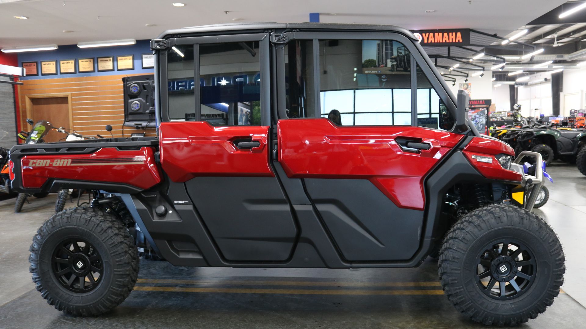 2024 Can-Am Defender MAX Limited in Grimes, Iowa - Photo 1