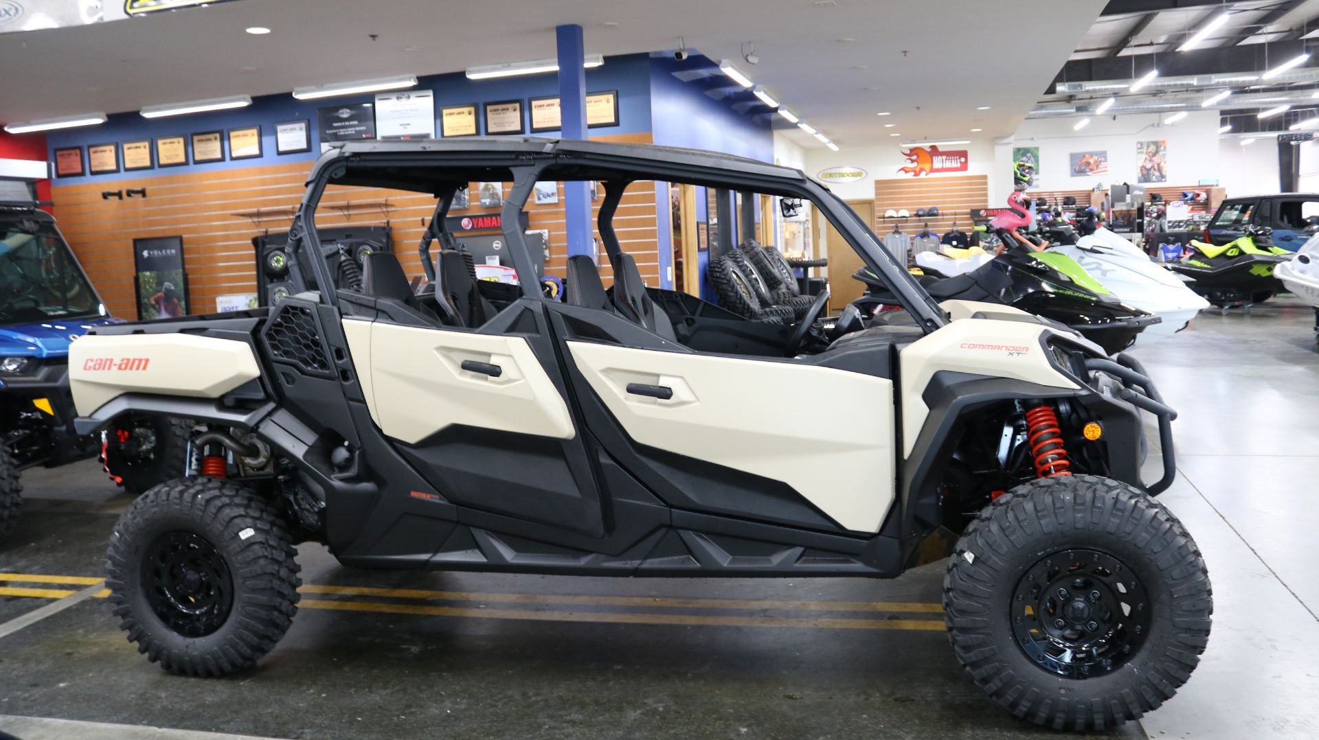 2024 Can-Am Commander MAX XT-P in Grimes, Iowa - Photo 1