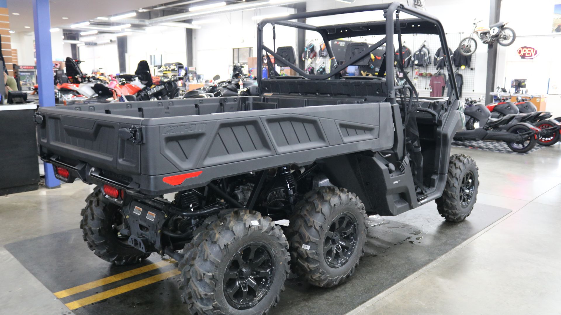 2023 Can-Am Defender 6x6 DPS HD10 in Grimes, Iowa - Photo 16