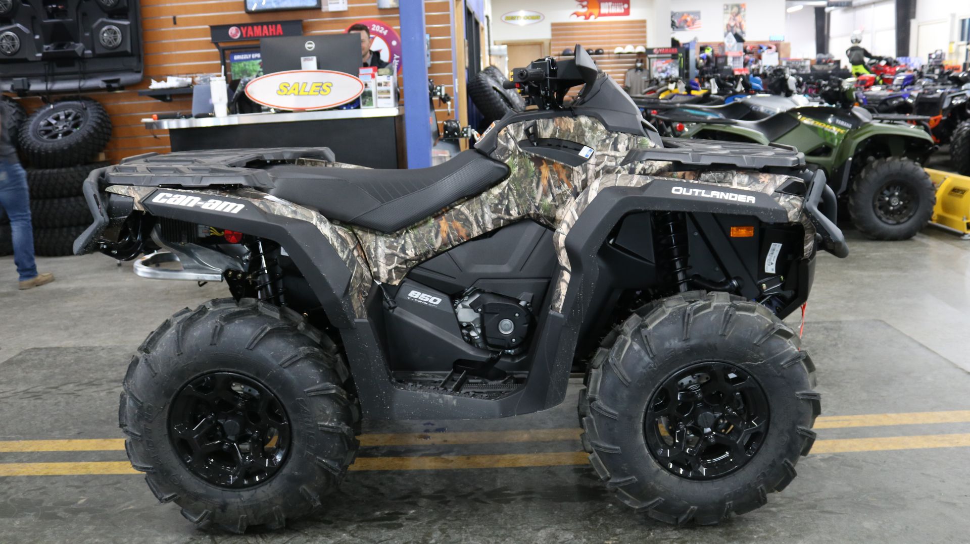 2024 Can-Am Outlander Hunting Edition 850 in Grimes, Iowa - Photo 1
