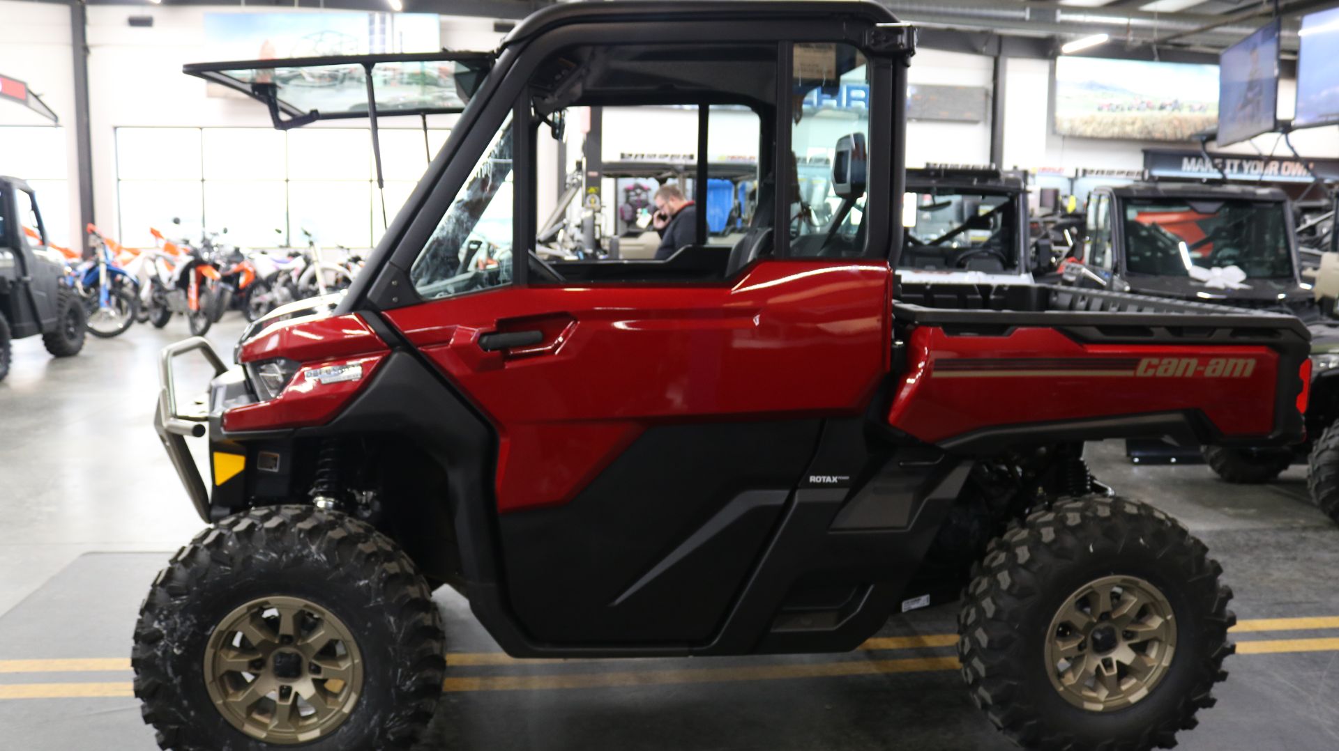2024 Can-Am Defender Limited in Grimes, Iowa - Photo 5