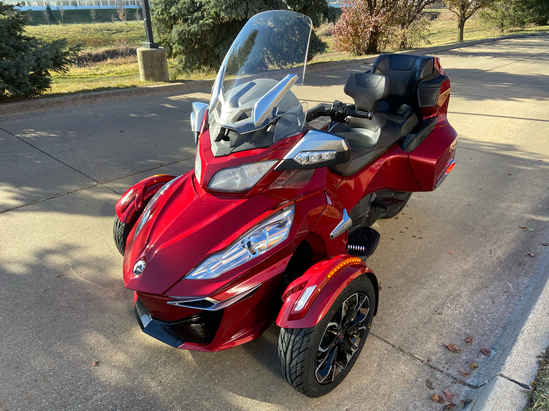 2015 Can-Am Spyder® RT-S SE6 in Grimes, Iowa - Photo 4
