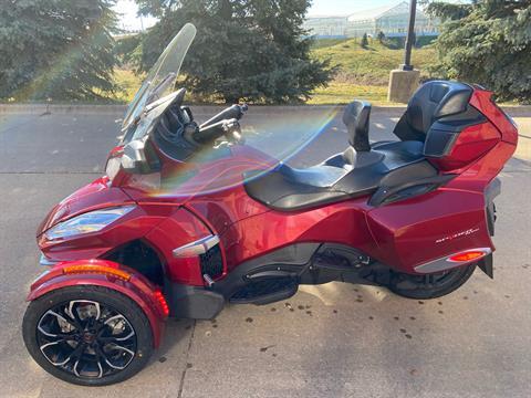 2015 Can-Am Spyder® RT-S SE6 in Grimes, Iowa - Photo 5
