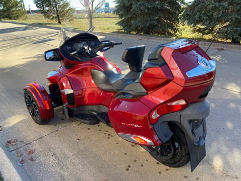 2015 Can-Am Spyder® RT-S SE6 in Grimes, Iowa - Photo 6