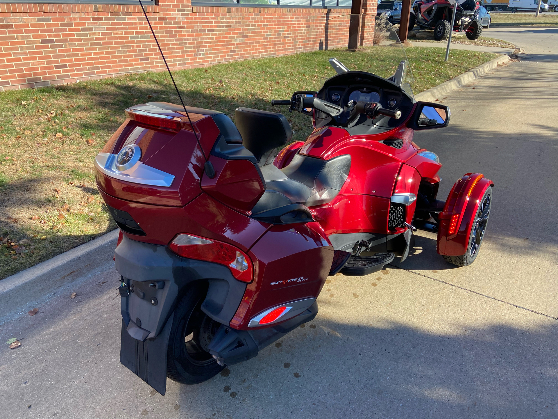 2015 Can-Am Spyder® RT-S SE6 in Grimes, Iowa - Photo 8