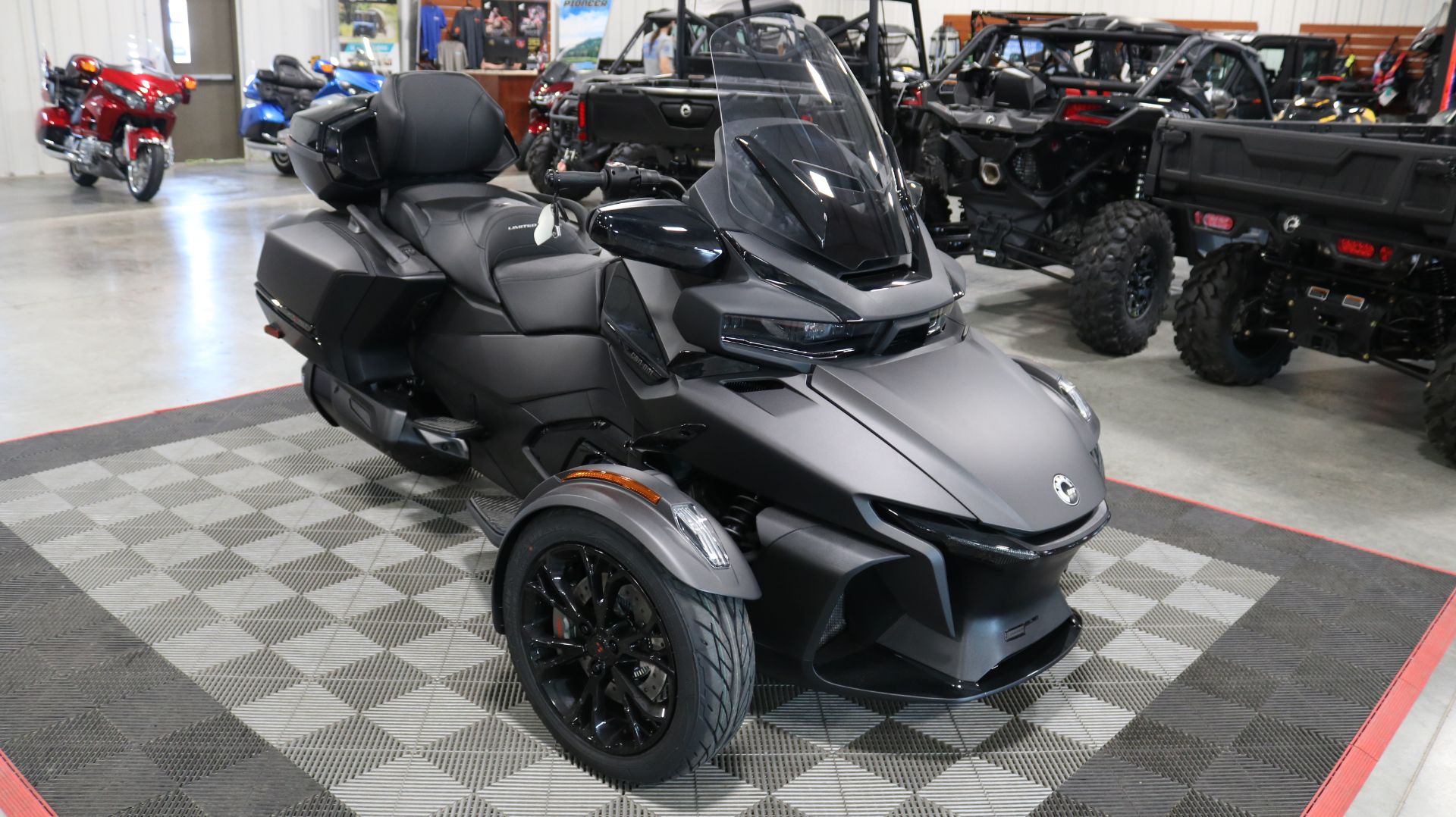 2023 Can-Am Spyder RT Limited in Ames, Iowa - Photo 2