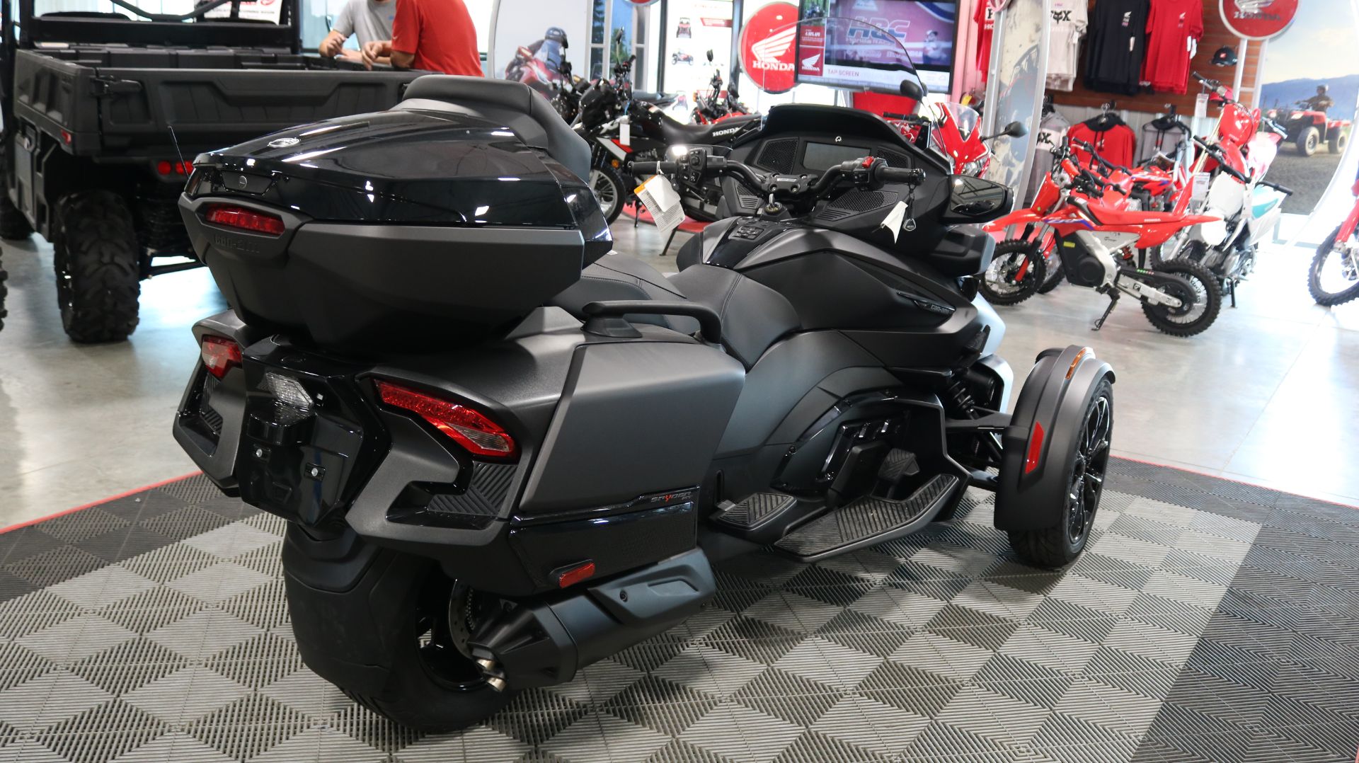 2023 Can-Am Spyder RT Limited in Ames, Iowa - Photo 9