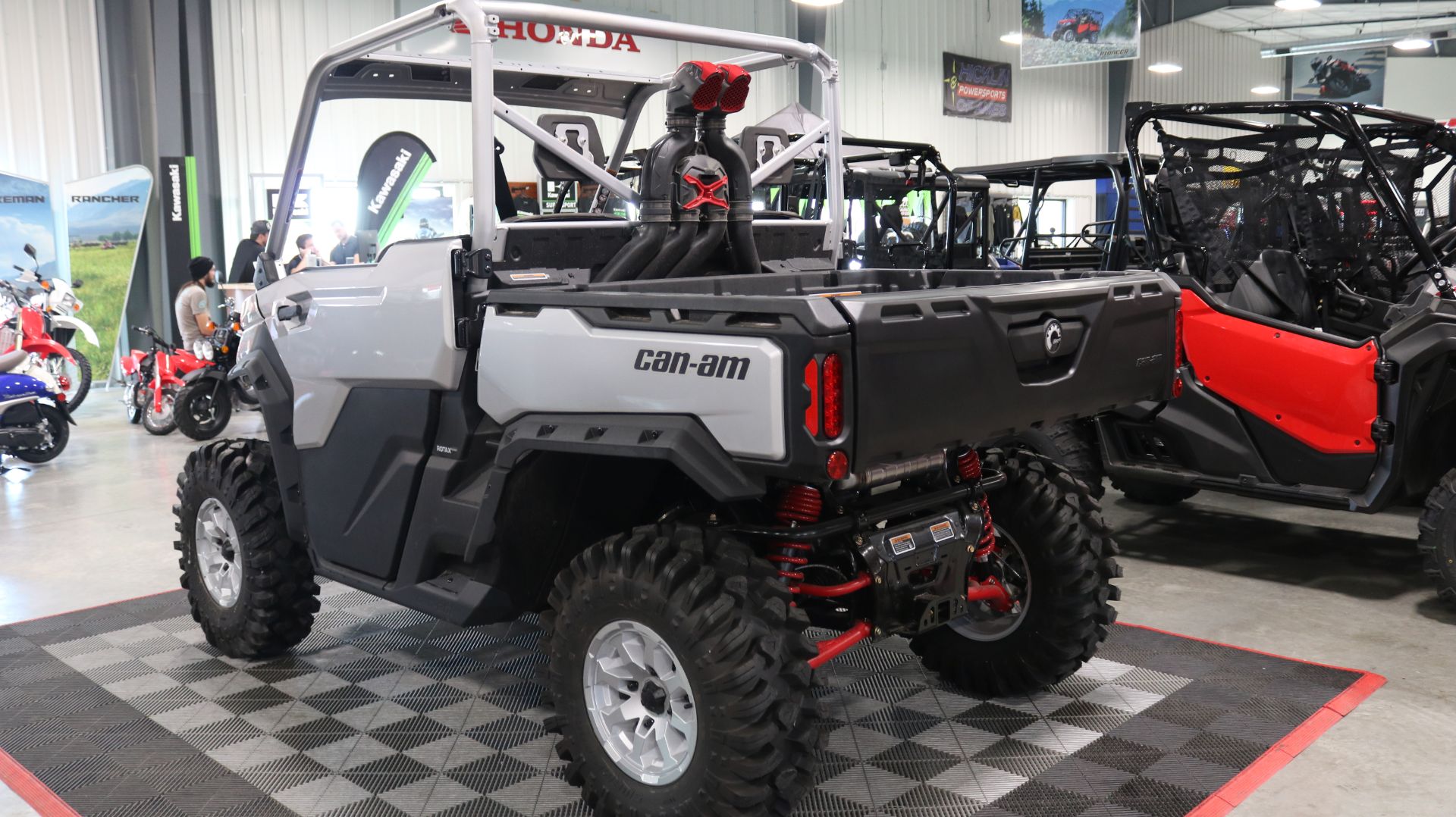 2024 Can-Am Defender X MR With Half Doors HD10 in Ames, Iowa - Photo 8