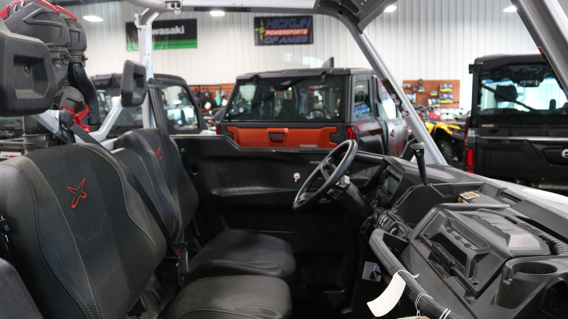 2024 Can-Am Defender X MR With Half Doors in Ames, Iowa - Photo 11