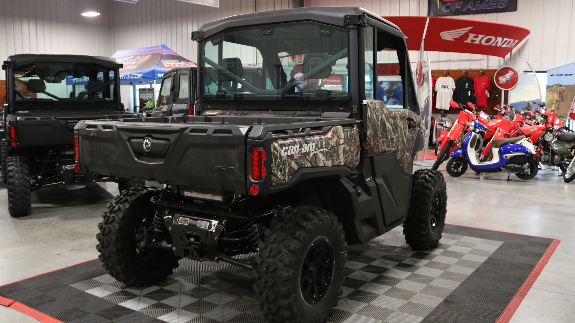 2024 Can-Am Defender Limited HD10 in Ames, Iowa - Photo 8