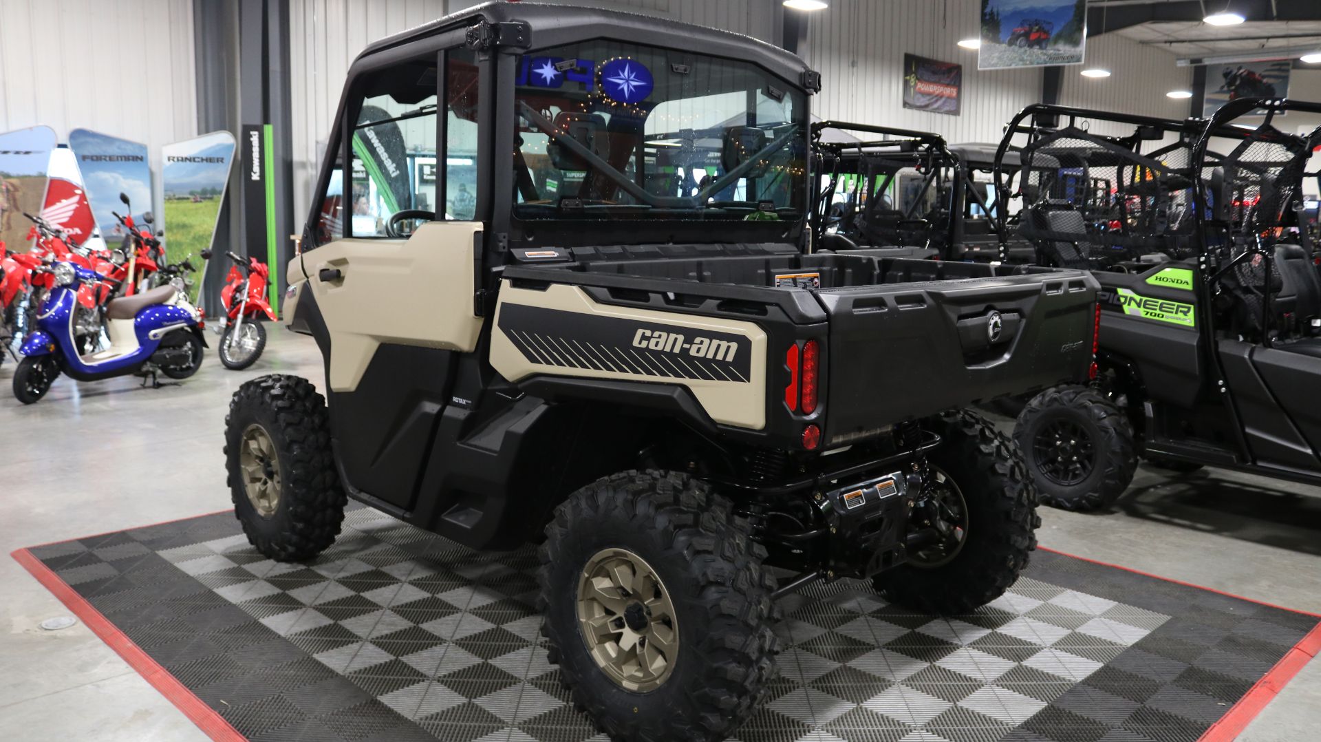 2024 Can-Am Defender Limited in Ames, Iowa - Photo 8