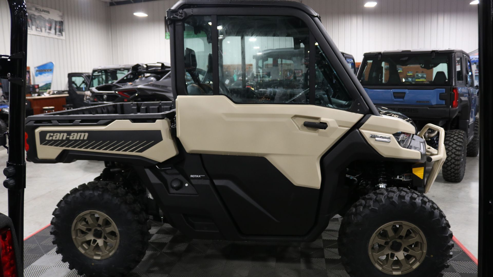 2024 Can-Am Defender Limited in Ames, Iowa - Photo 14