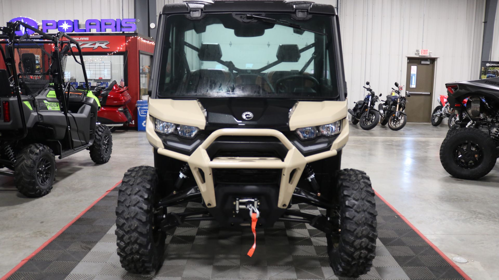 2024 Can-Am Defender Limited in Ames, Iowa - Photo 2