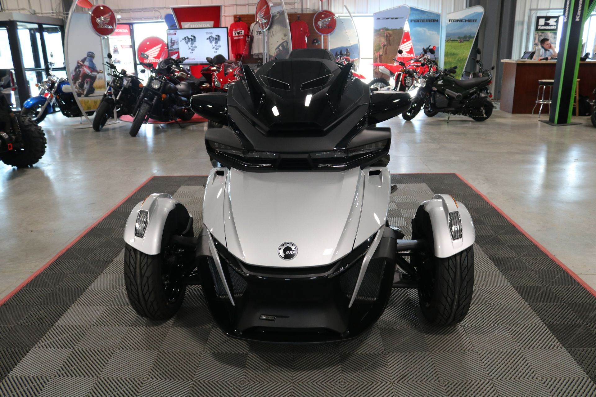 2023 Can-Am Spyder RT Limited in Ames, Iowa - Photo 5