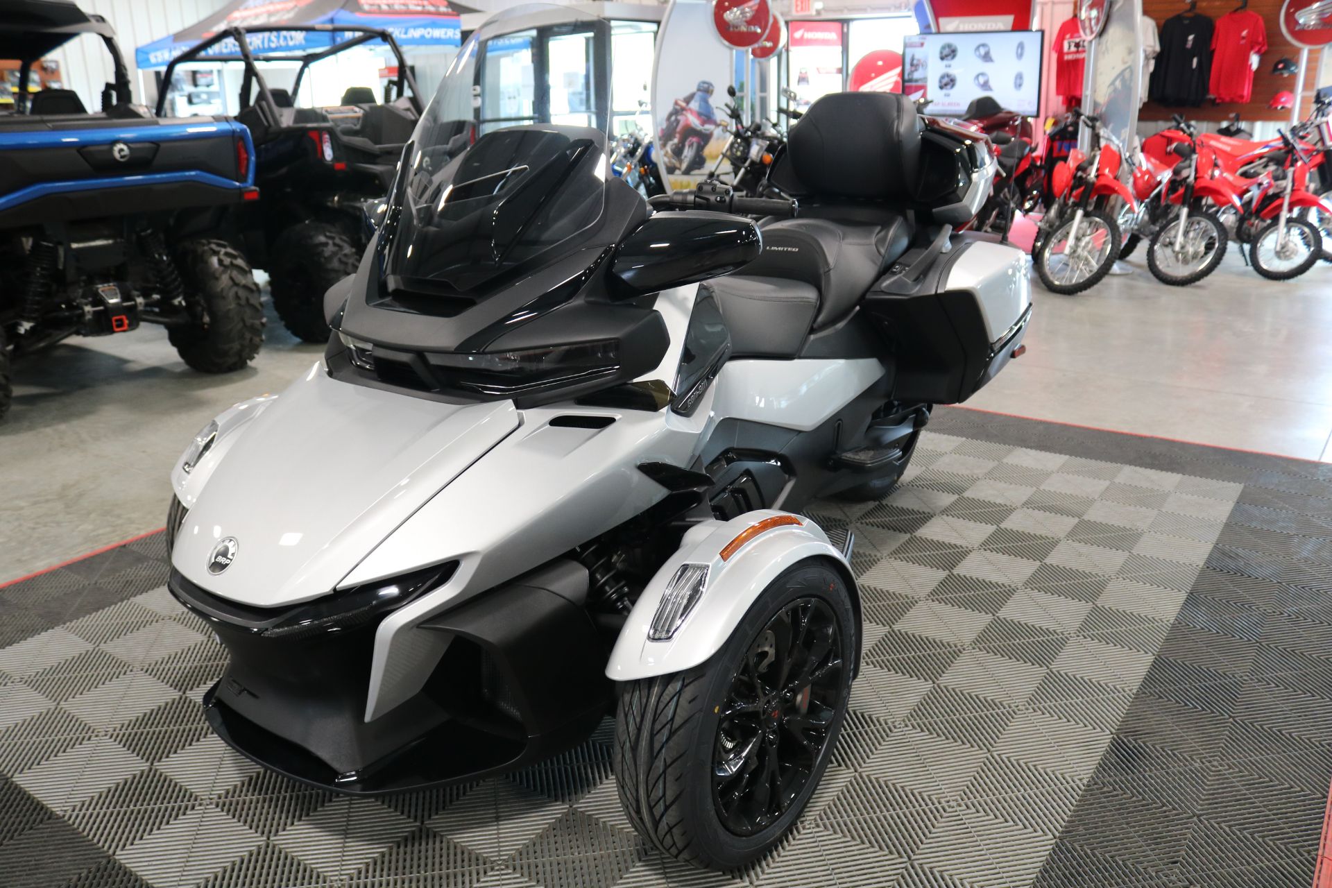 2023 Can-Am Spyder RT Limited in Ames, Iowa - Photo 6