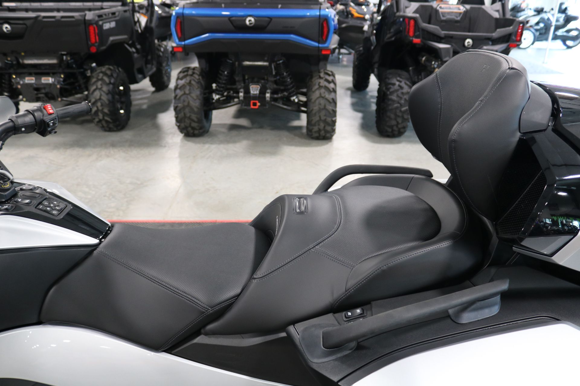 2023 Can-Am Spyder RT Limited in Ames, Iowa - Photo 8