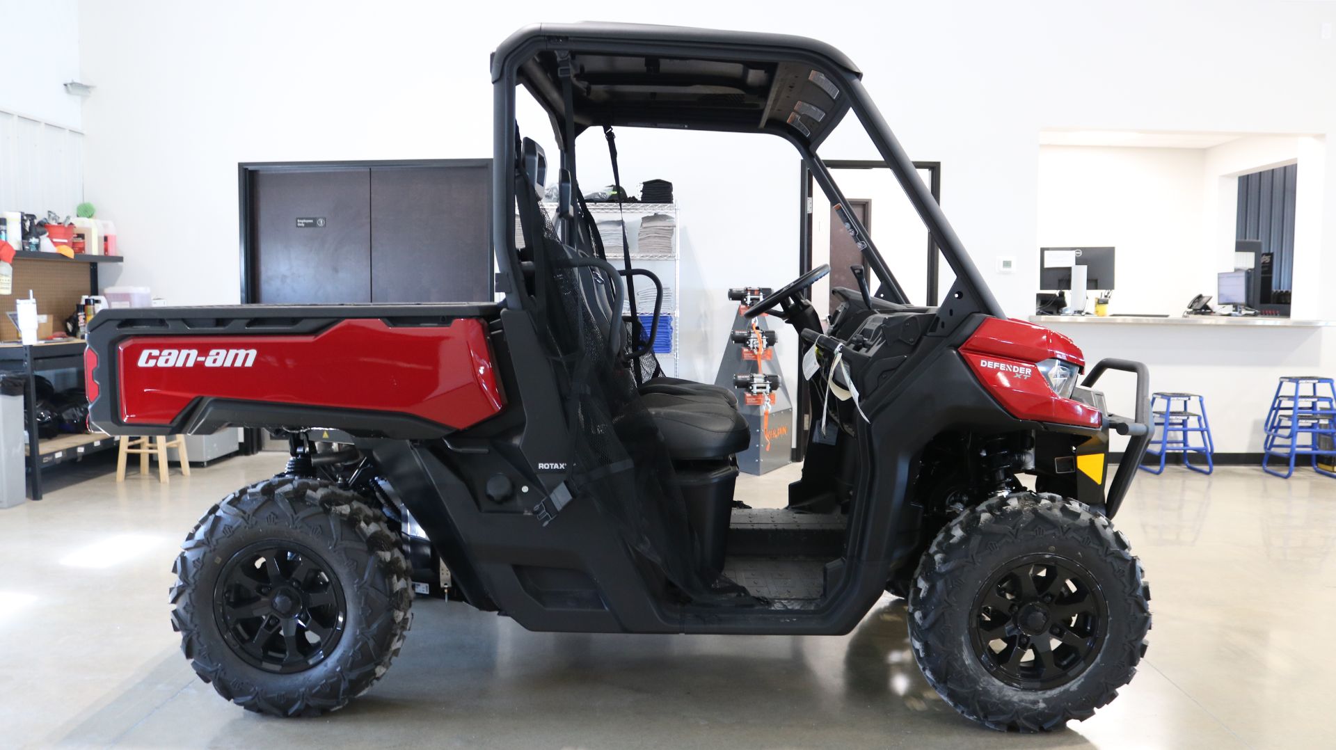 2024 Can-Am Defender XT HD9 in Ames, Iowa - Photo 1