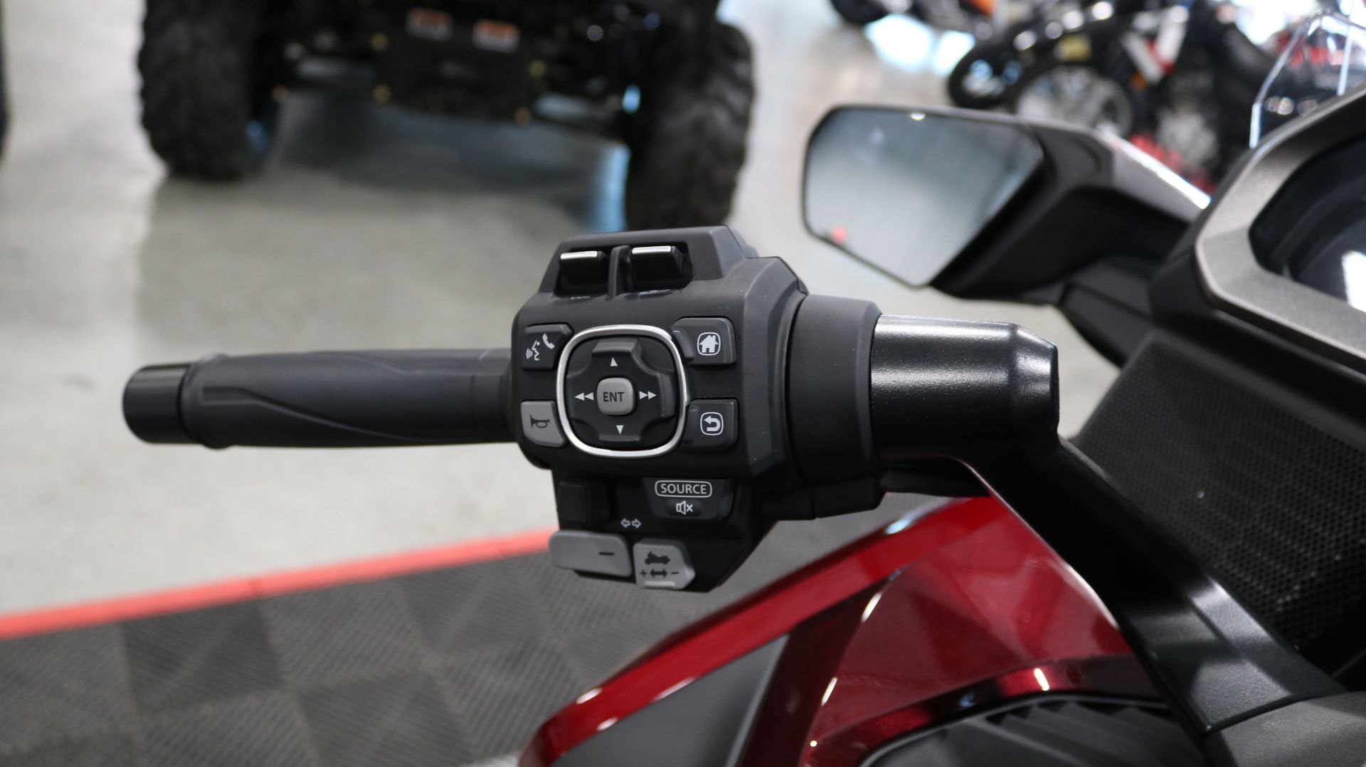 2023 Honda Gold Wing Tour Automatic DCT in Ames, Iowa - Photo 10