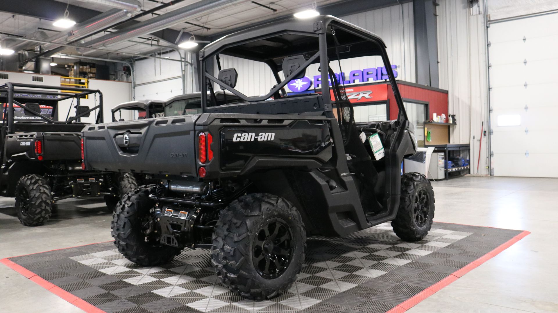 2024 Can-Am Defender XT HD9 in Ames, Iowa - Photo 12