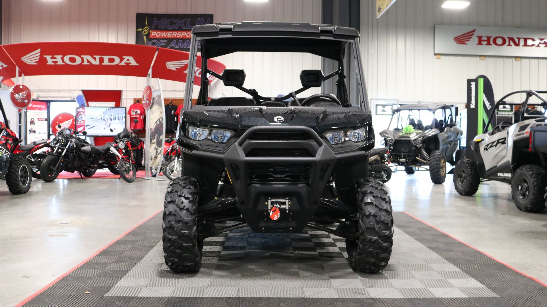 2024 Can-Am Defender XT HD9 in Ames, Iowa - Photo 2